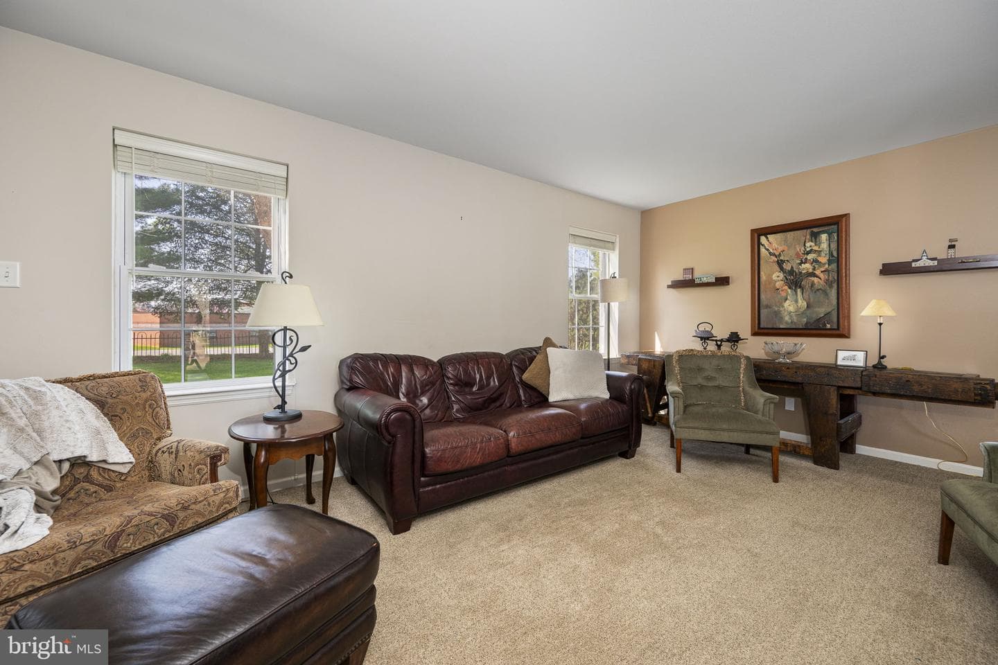 218 Cambridge Lane photo 9