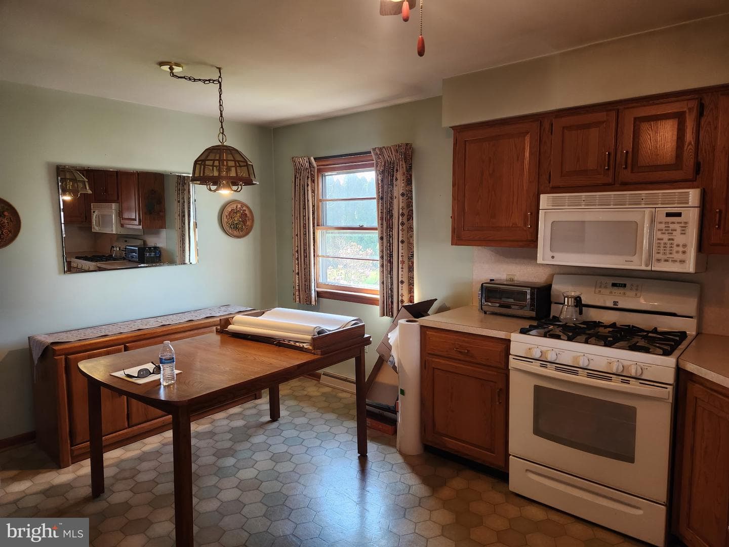 1736 Heritage Avenue photo 32