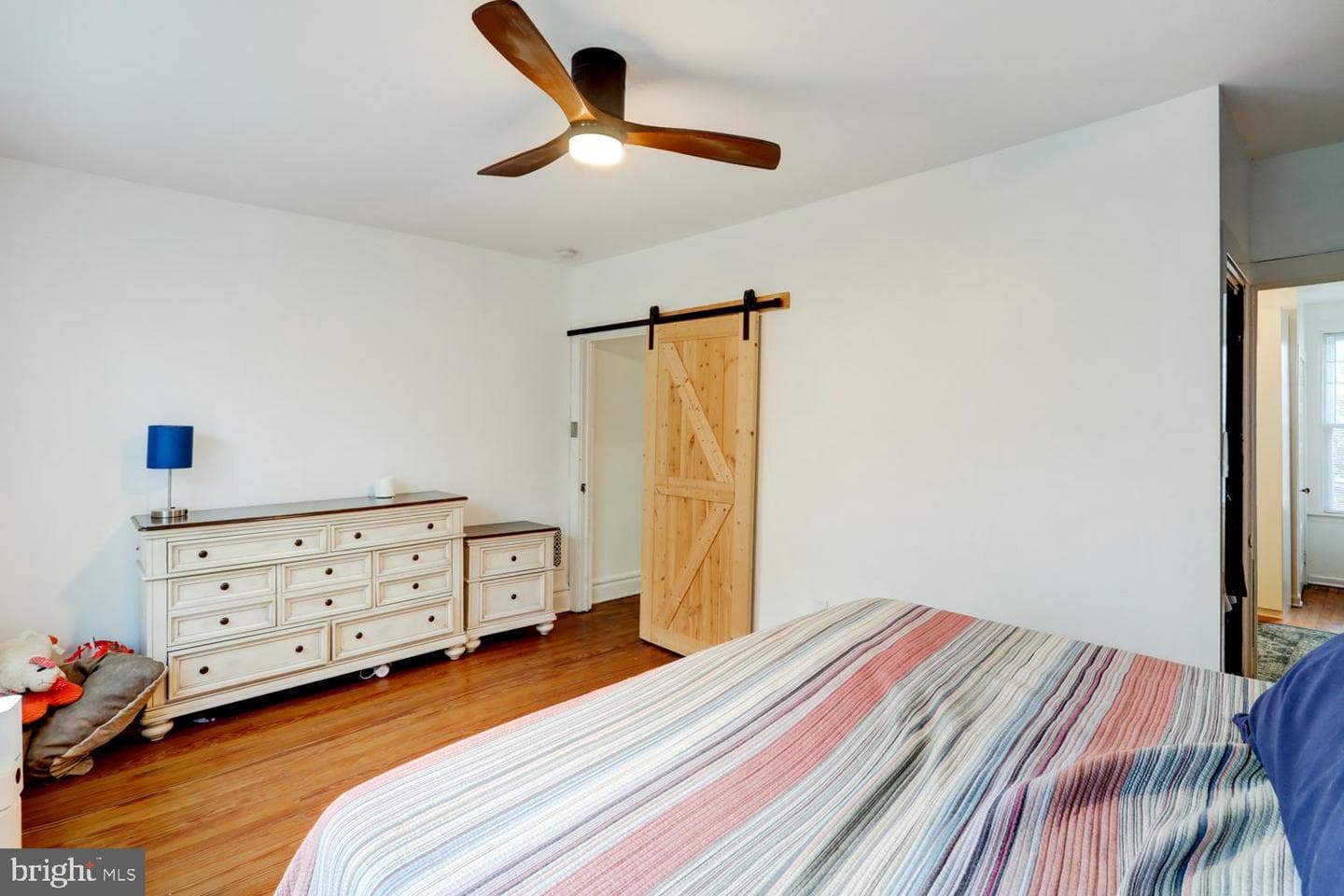 119 E Ross Street photo 17