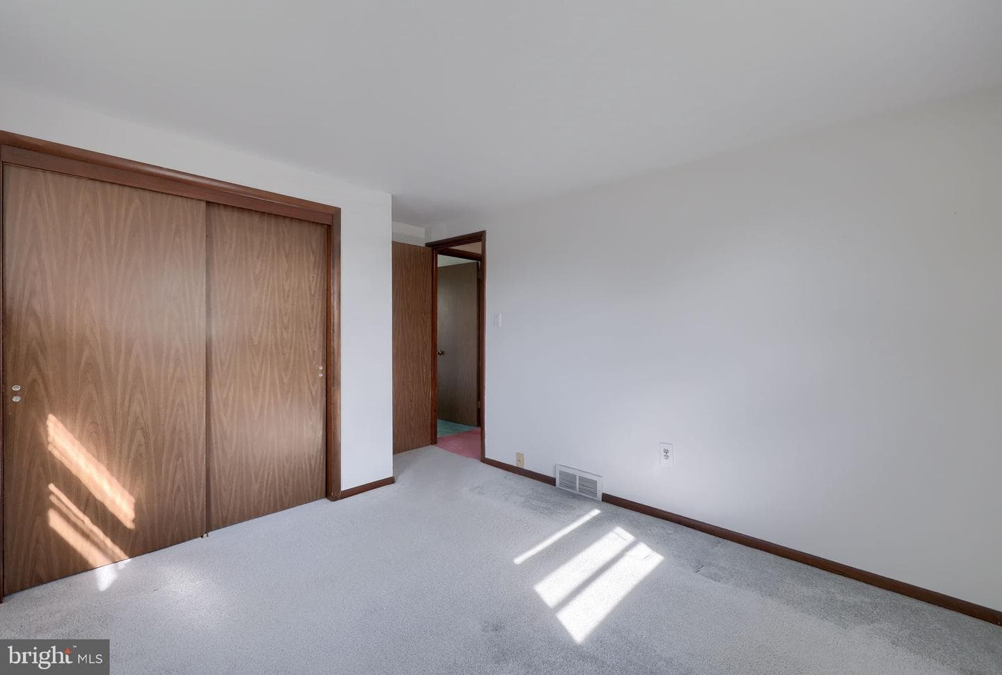 2154 Coventry Road photo 25