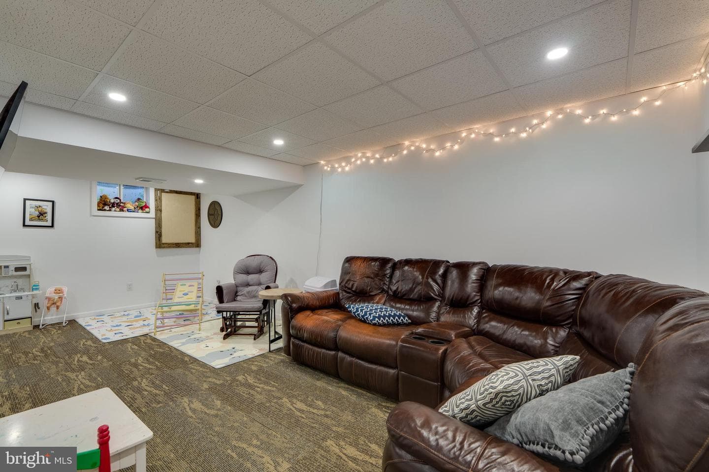 450 Daisy Lane photo 27
