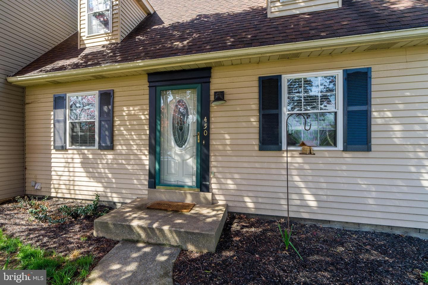 450 Daisy Lane photo 3