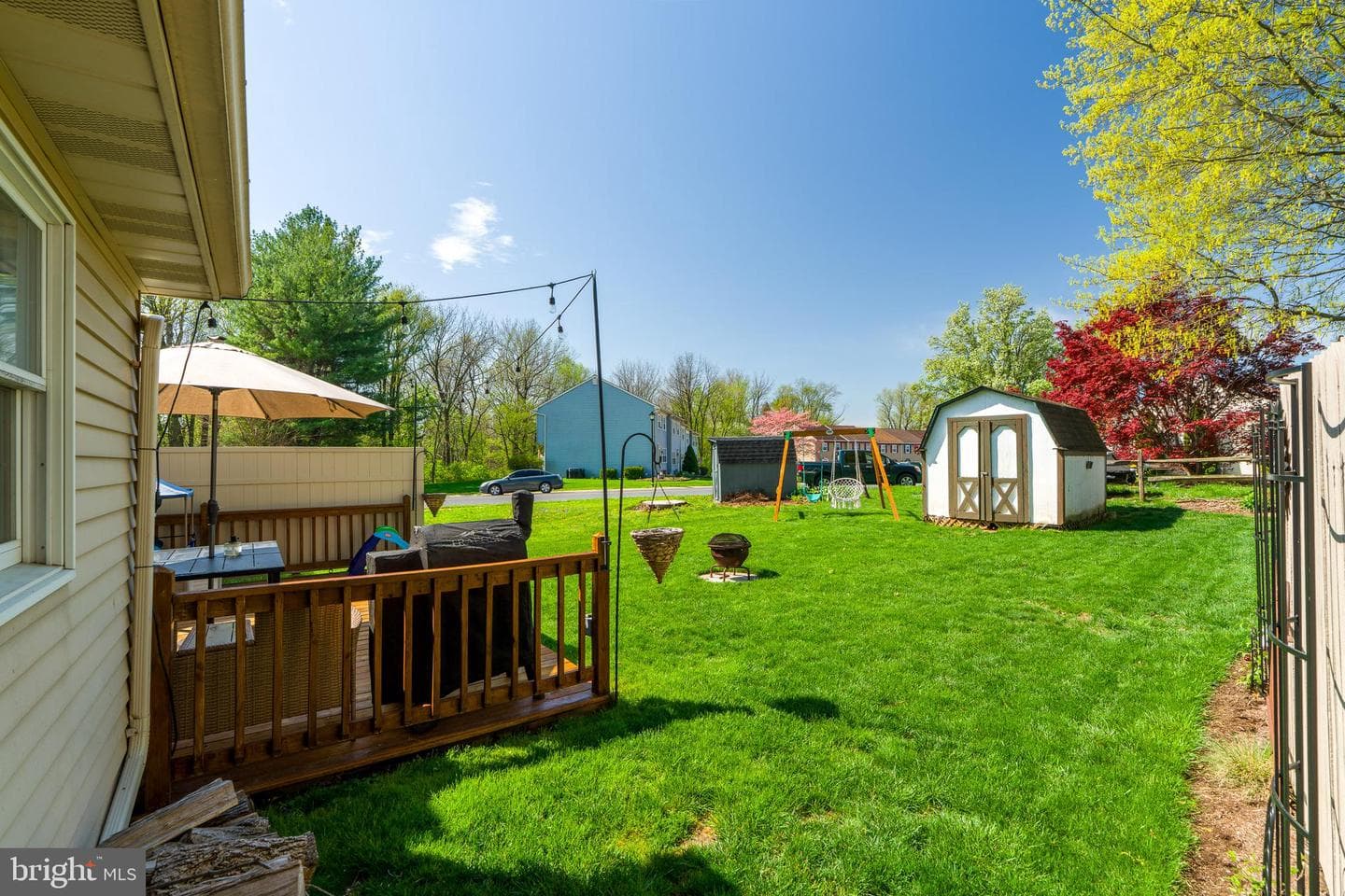 450 Daisy Lane photo 4