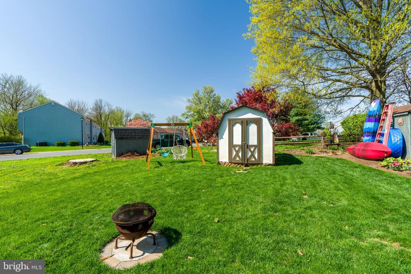 450 Daisy Lane photo 6