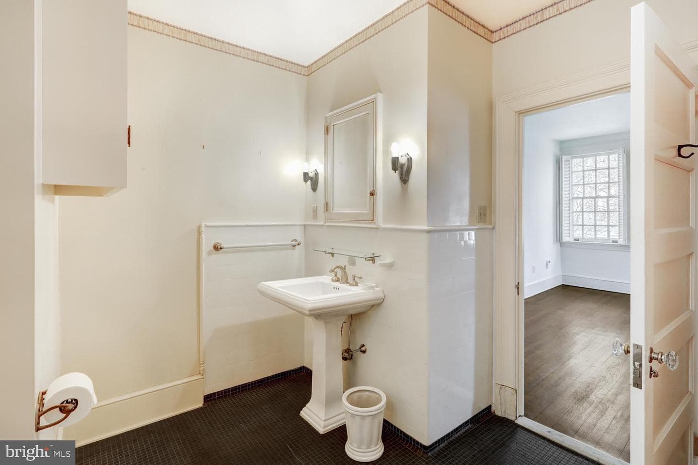 340 E Orange Street photo 31