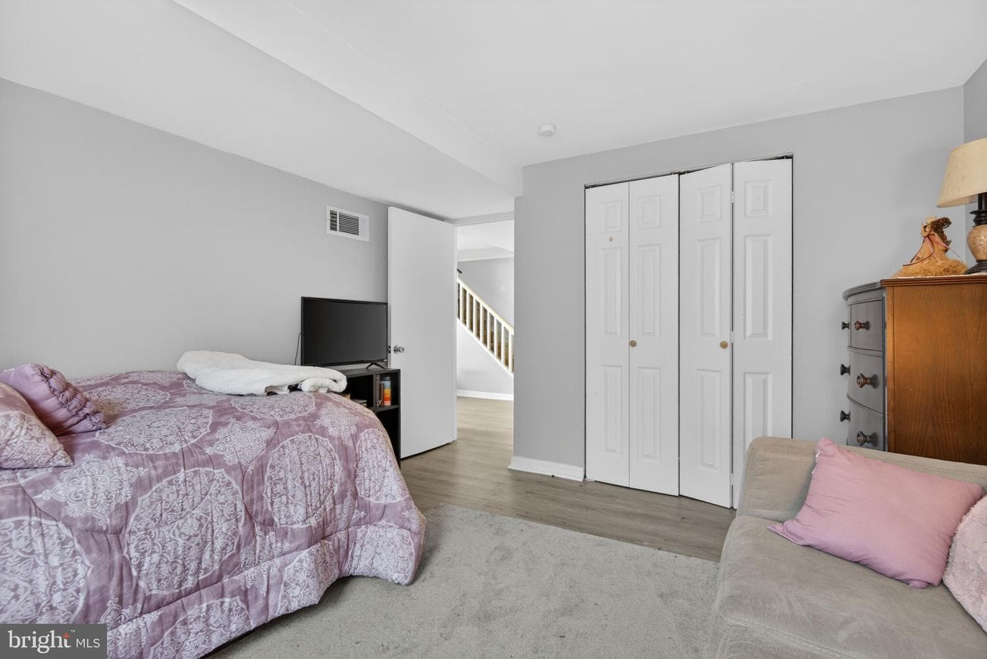825 Darby Lane photo 17
