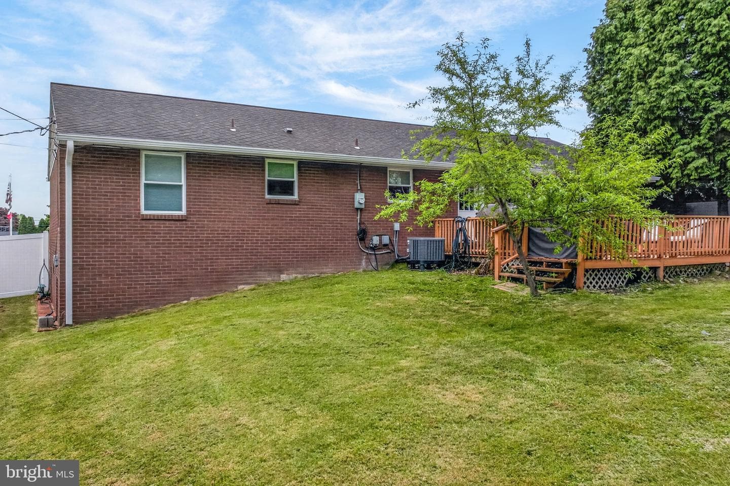 825 Darby Lane photo 32