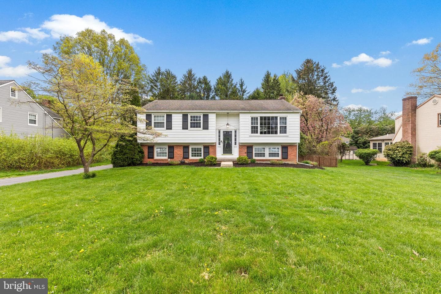 2604 Beechwood Road photo 2