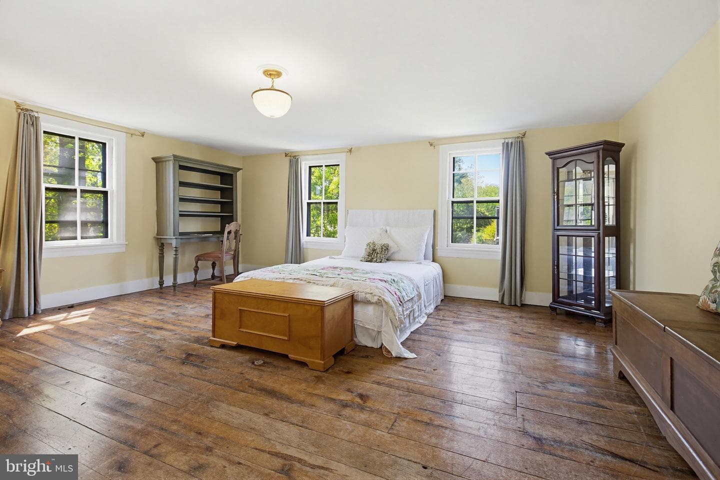 225 W Market Street photo 43