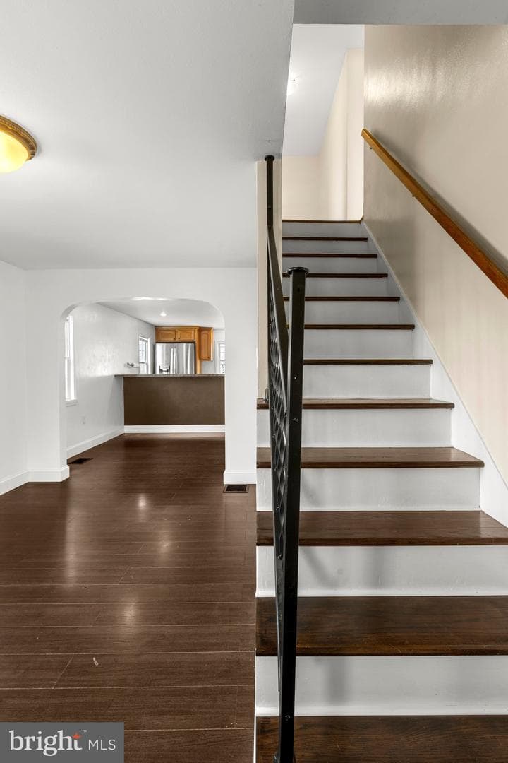 1377 Apple Street photo 6
