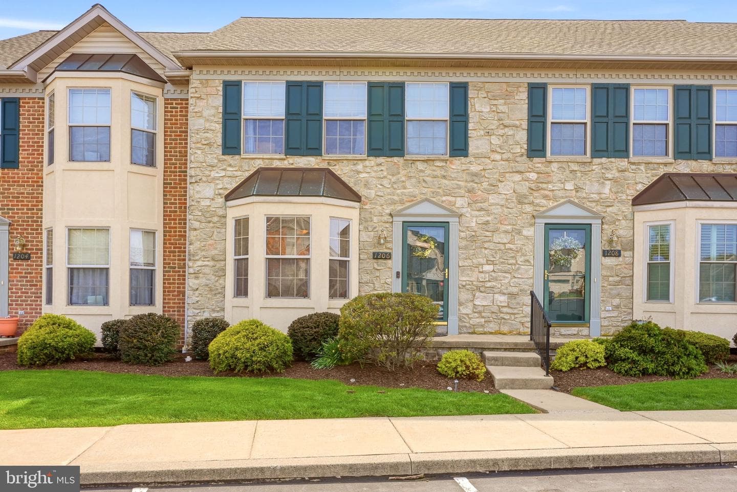 1206 Cobblestone Lane photo 4