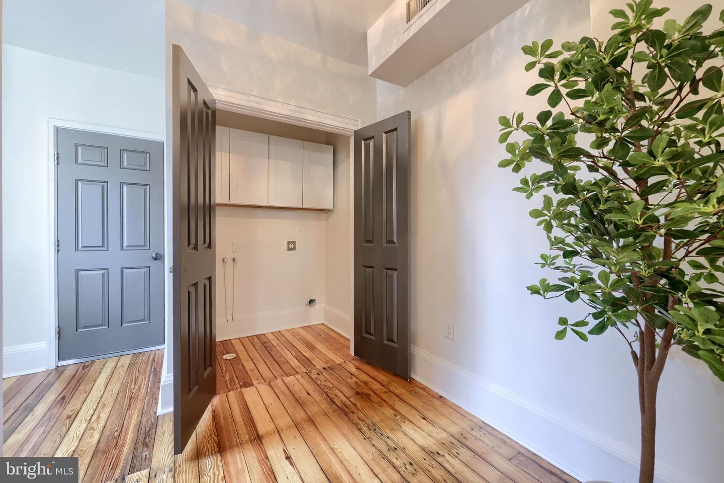 120 S Ann Street photo 23