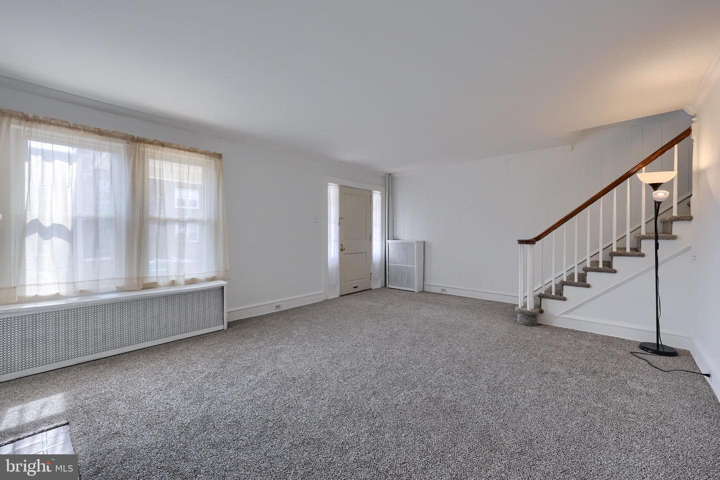 561 Burrowes Avenue photo 9