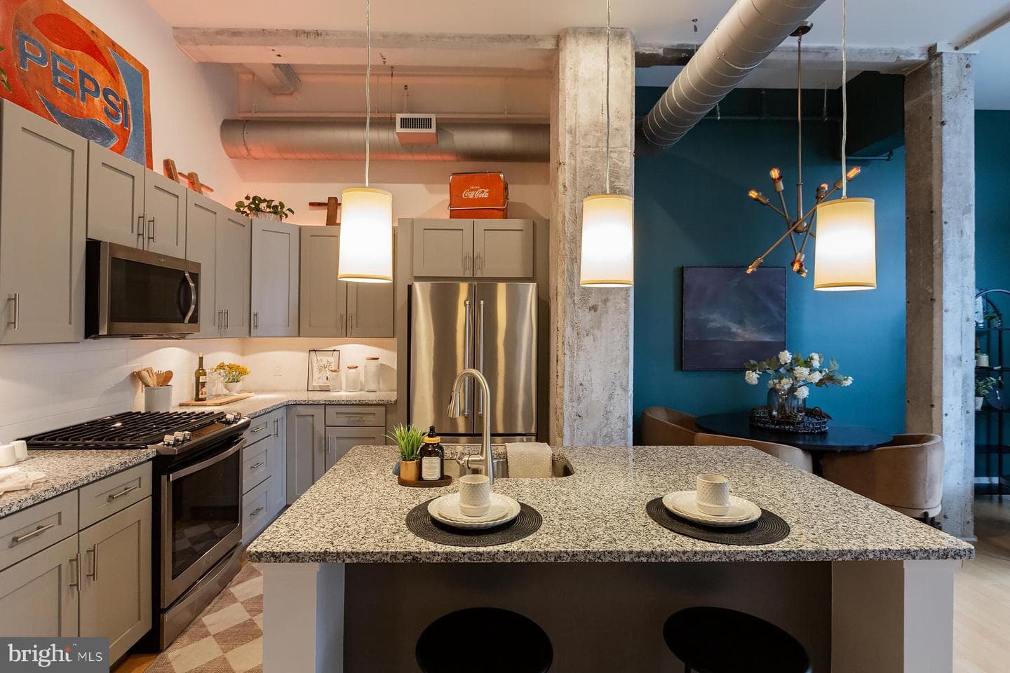 41 W Lemon Street #206