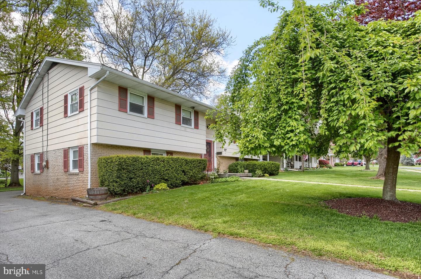 470 N Holly Street photo 3