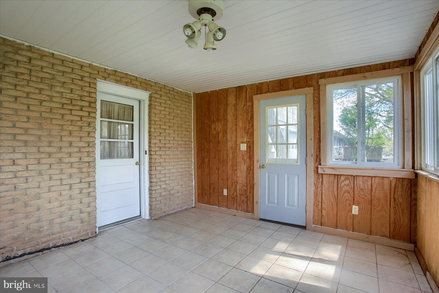 470 N Holly Street photo 31
