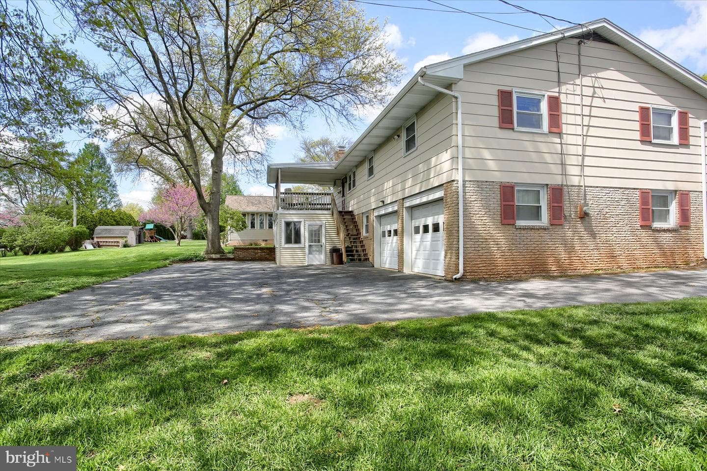 470 N Holly Street photo 40