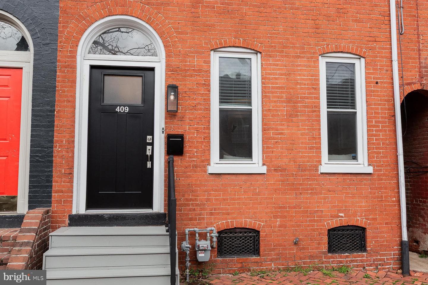 409 W Lemon Street photo 5