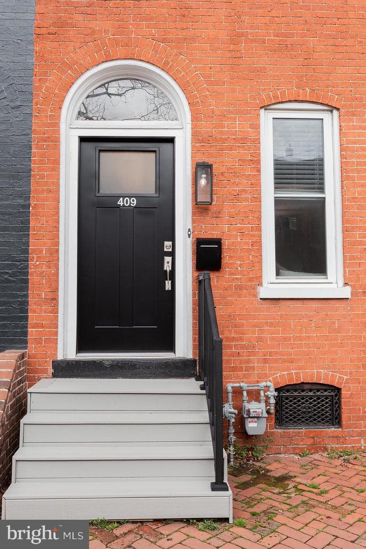 409 W Lemon Street photo 6