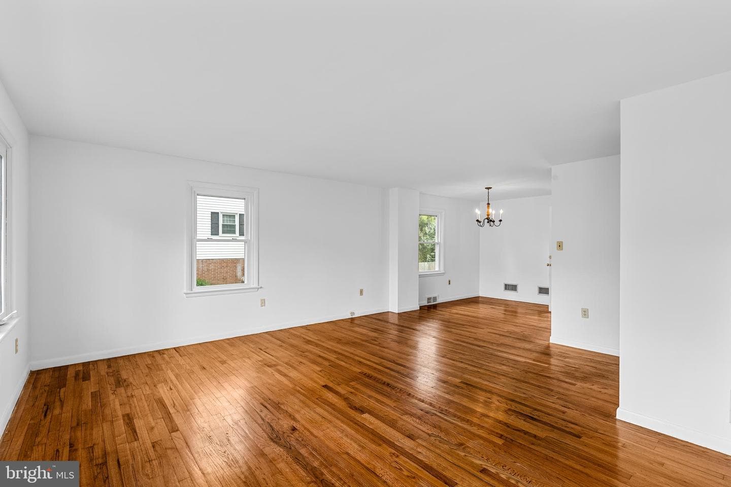 434 Spring Drive photo 3