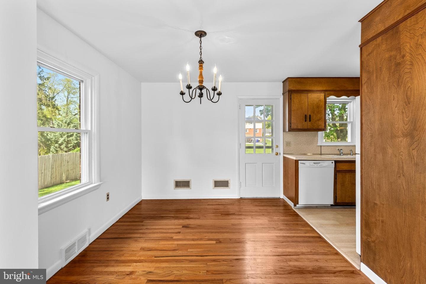 434 Spring Drive photo 6