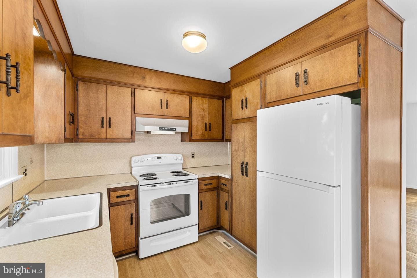 434 Spring Drive photo 9