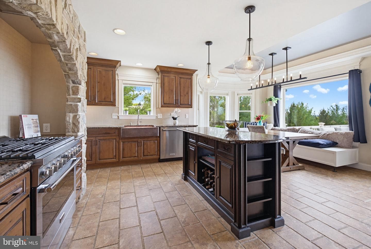 54 Circle Rock Drive photo 10