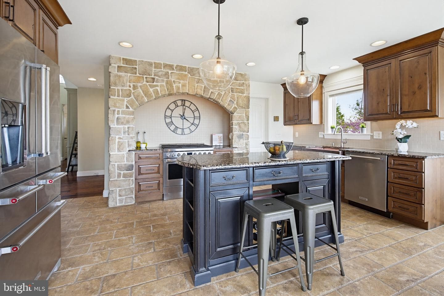 54 Circle Rock Drive photo 11
