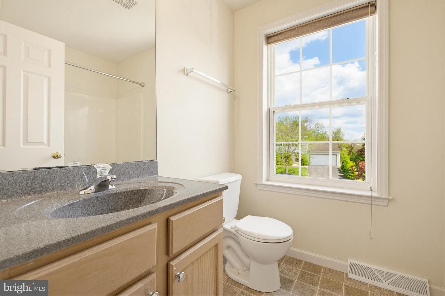 142 Beech Street photo 24