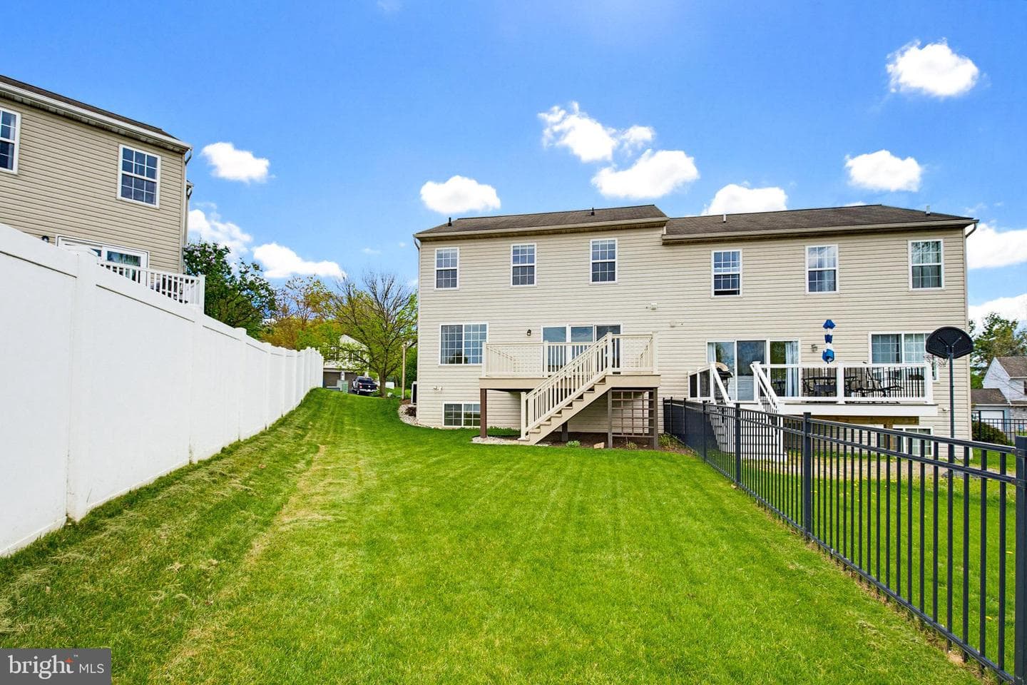 142 Beech Street photo 3
