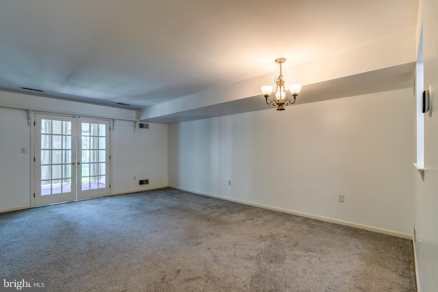4 Acorn Boulevard photo 12