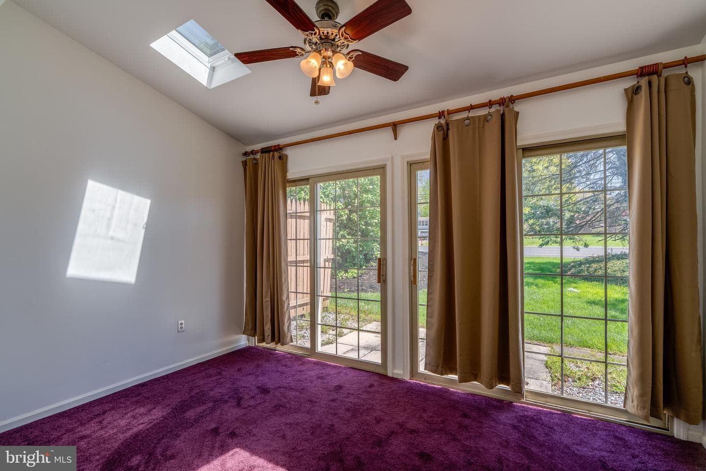 4 Acorn Boulevard photo 18