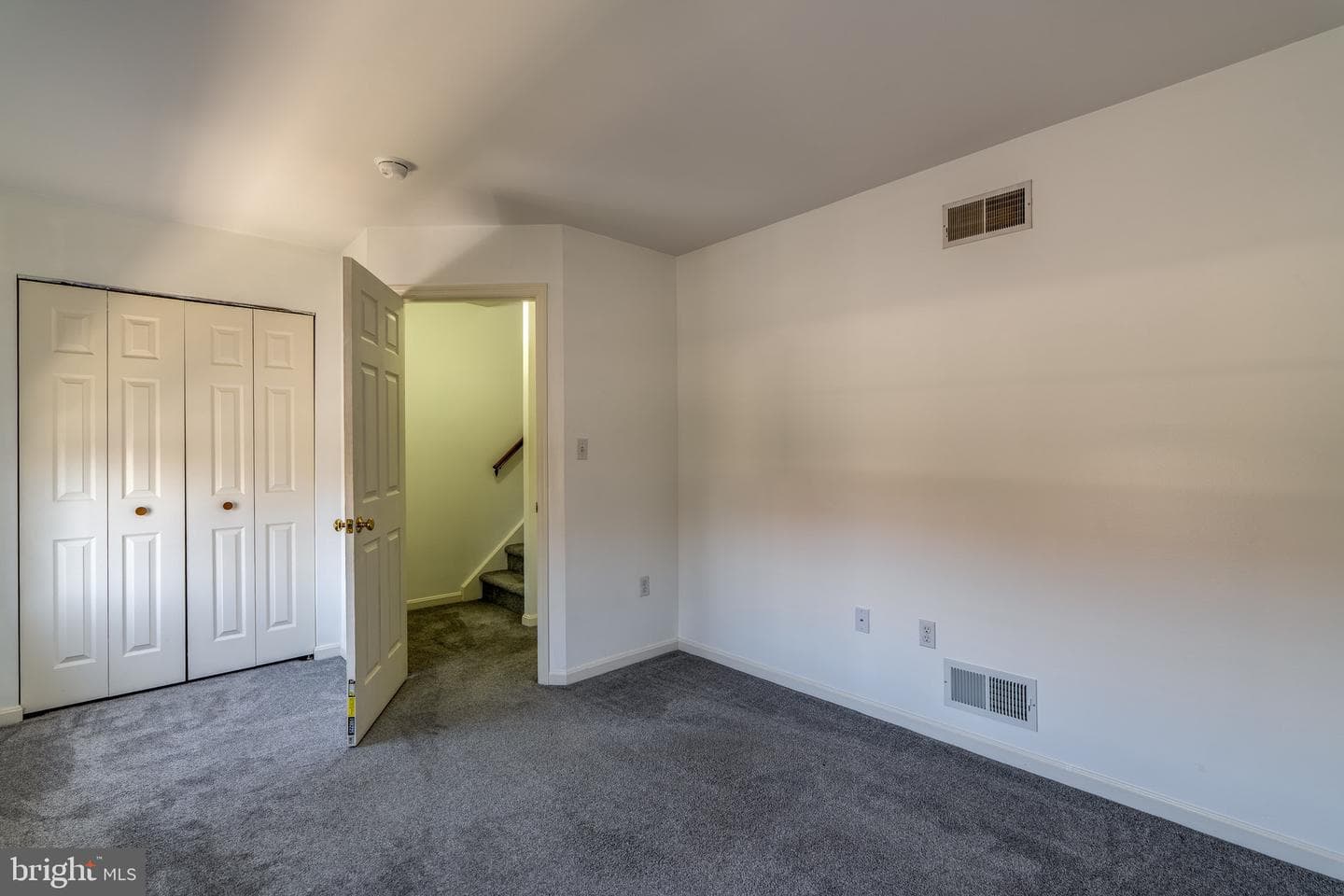 4 Acorn Boulevard photo 26