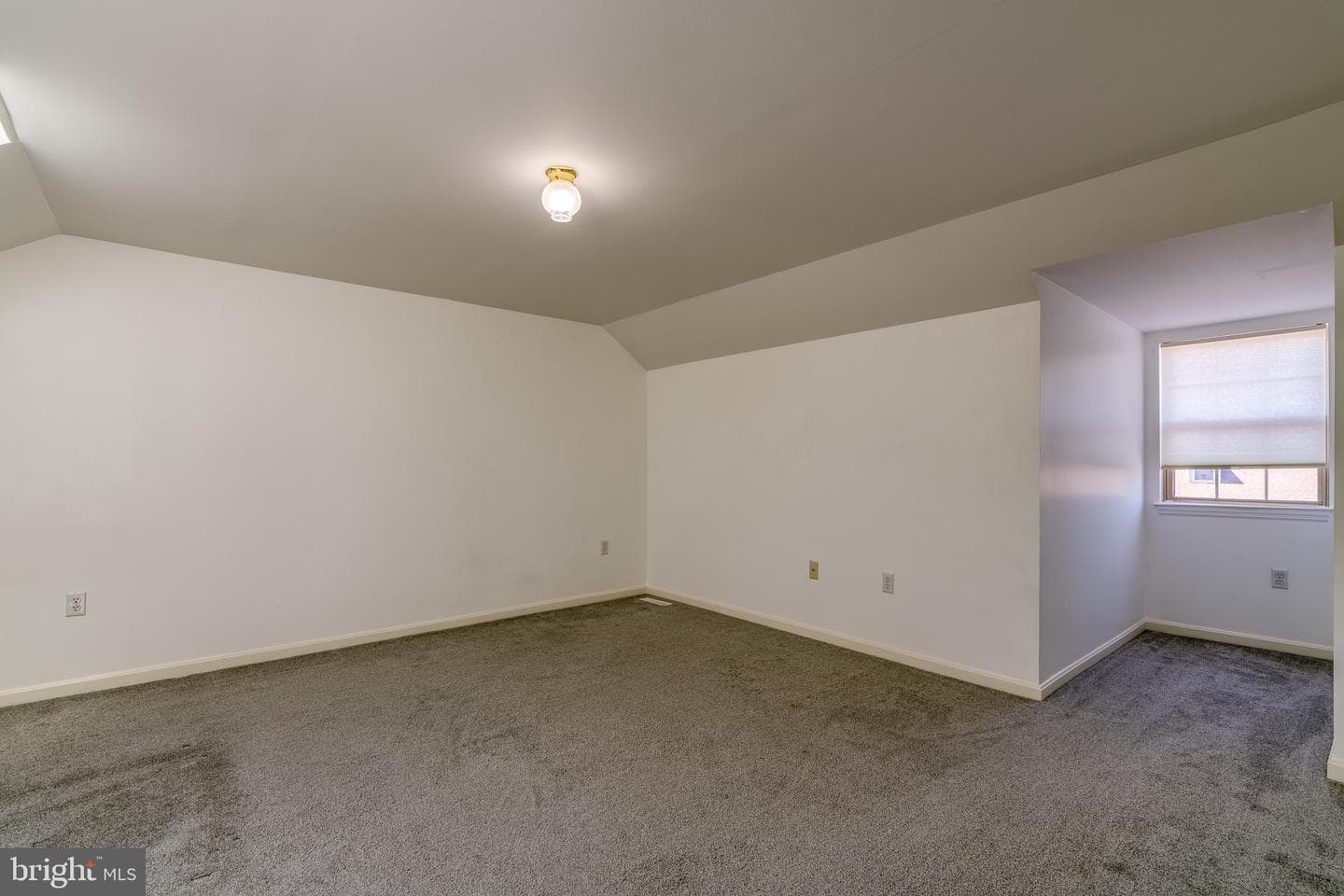 4 Acorn Boulevard photo 28