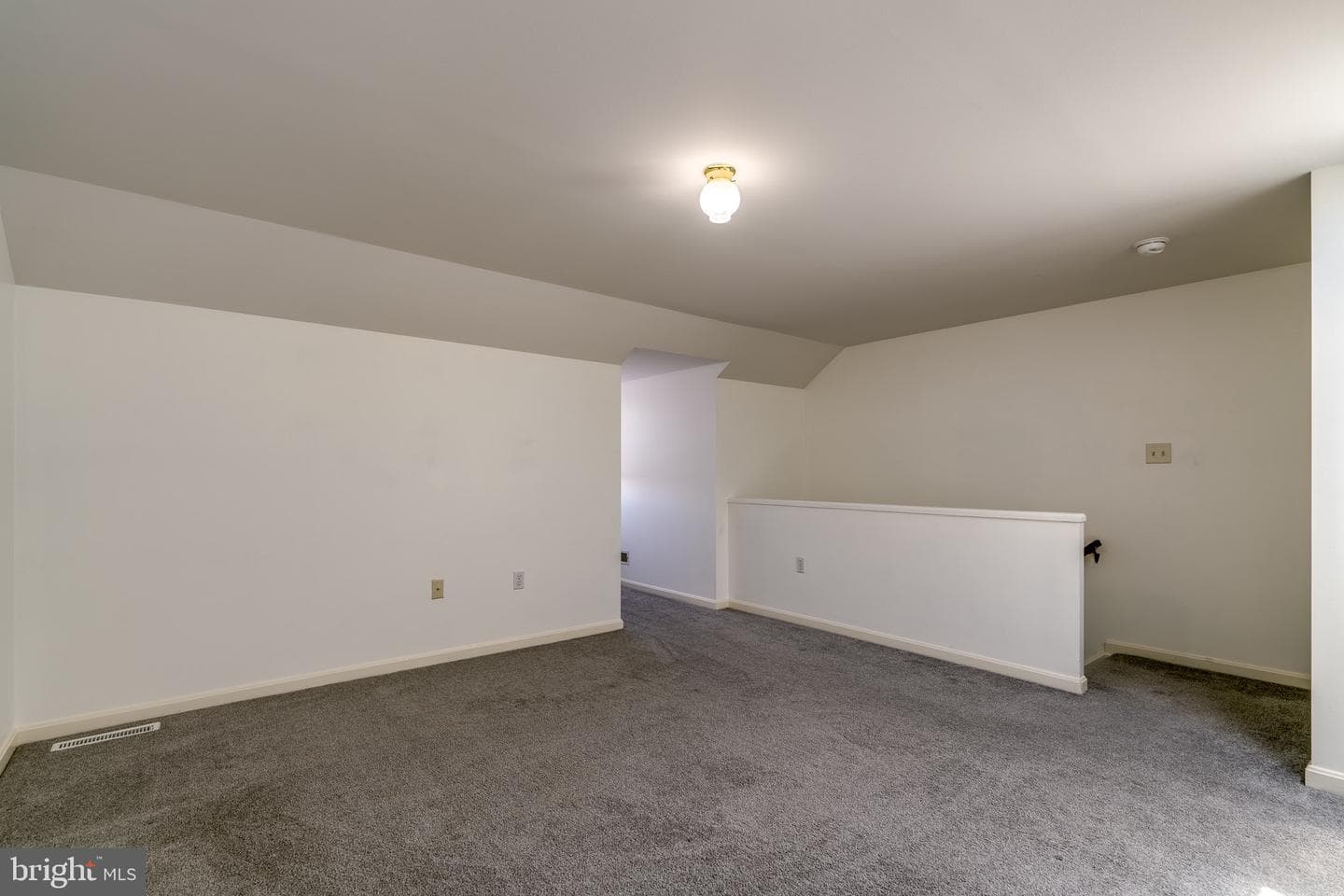 4 Acorn Boulevard photo 29