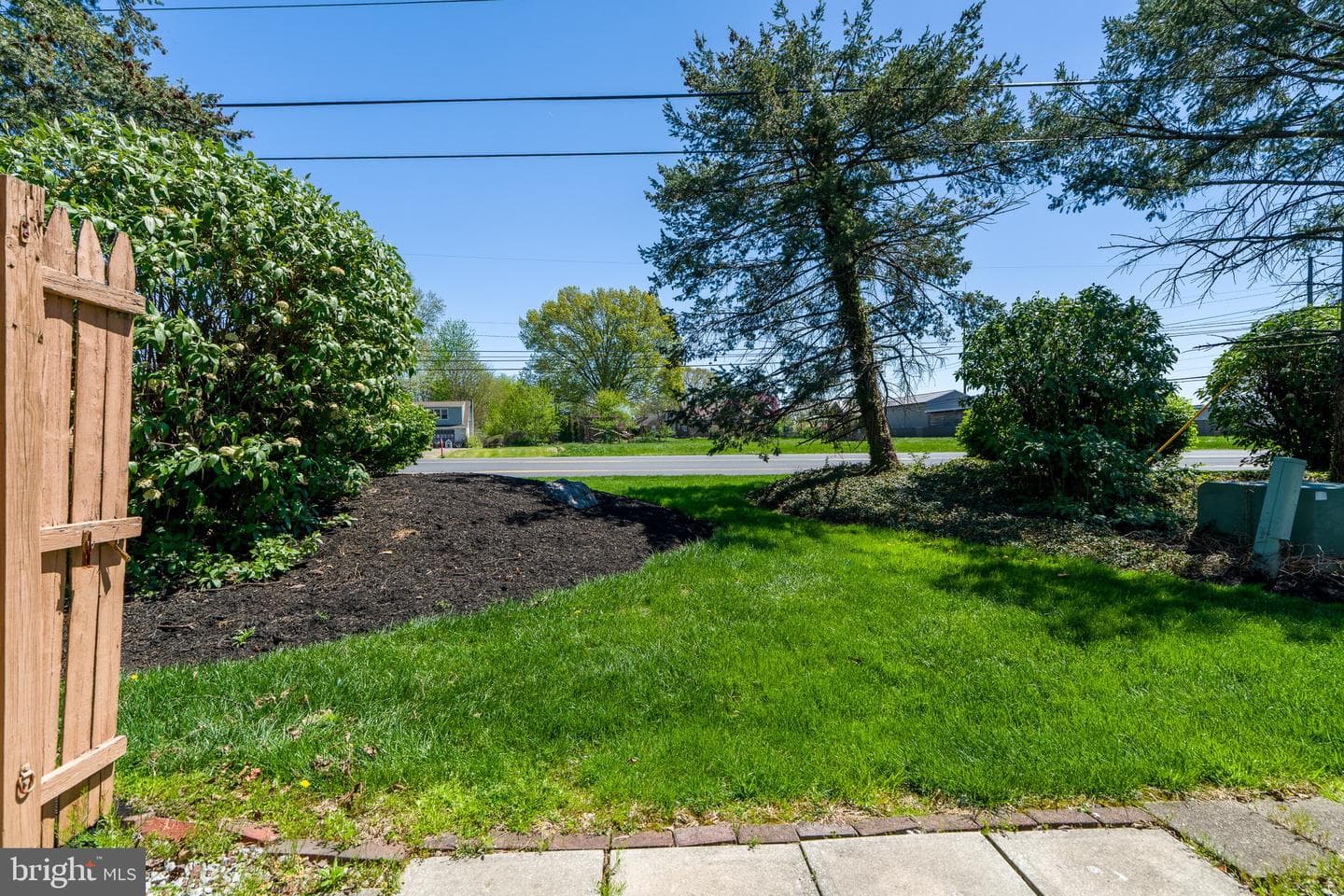 4 Acorn Boulevard photo 3