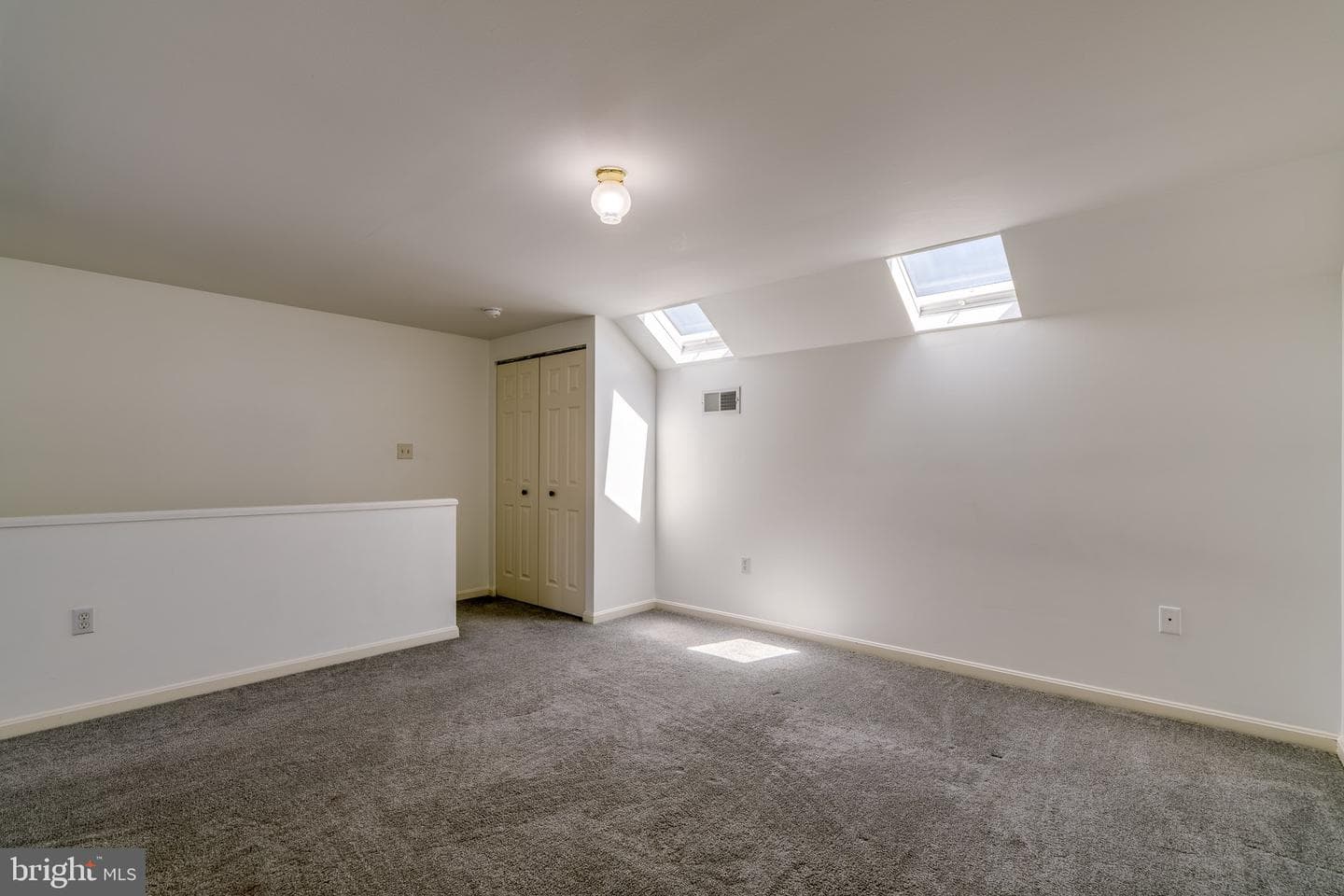 4 Acorn Boulevard photo 30
