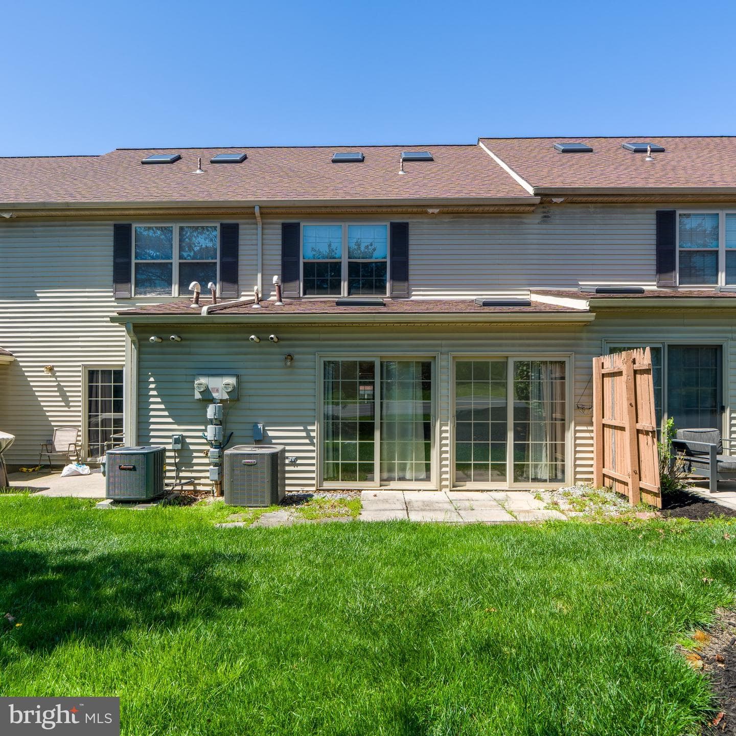 4 Acorn Boulevard photo 4