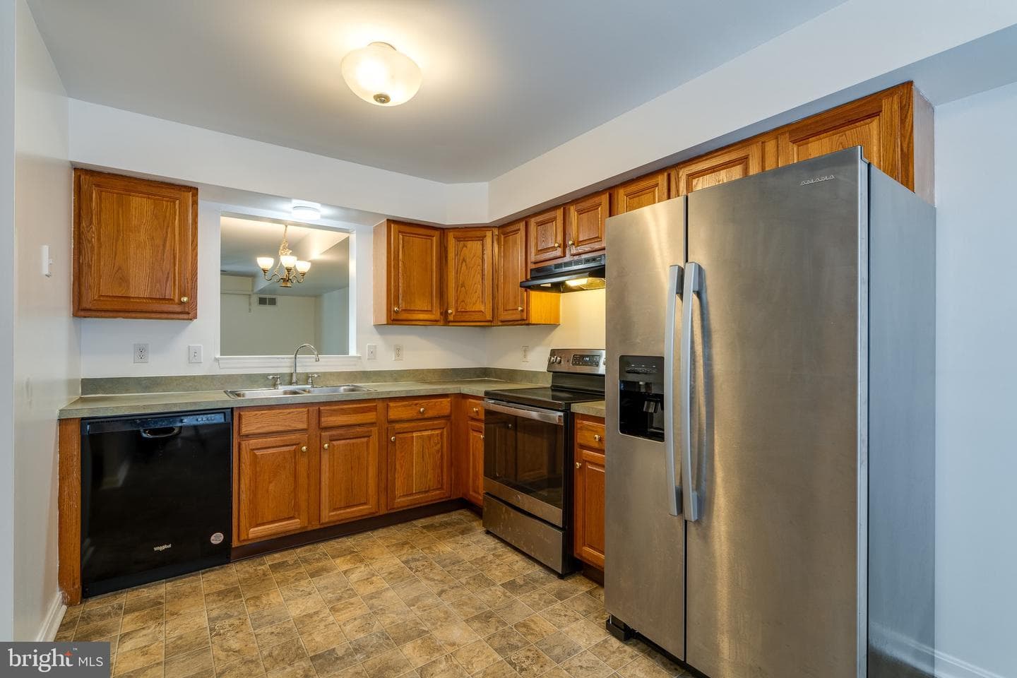 4 Acorn Boulevard photo 6