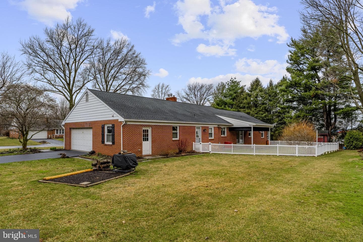 77 Glendale Drive photo 43