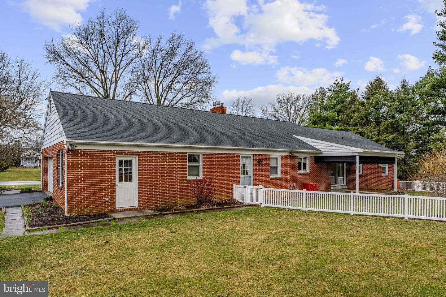 77 Glendale Drive photo 44