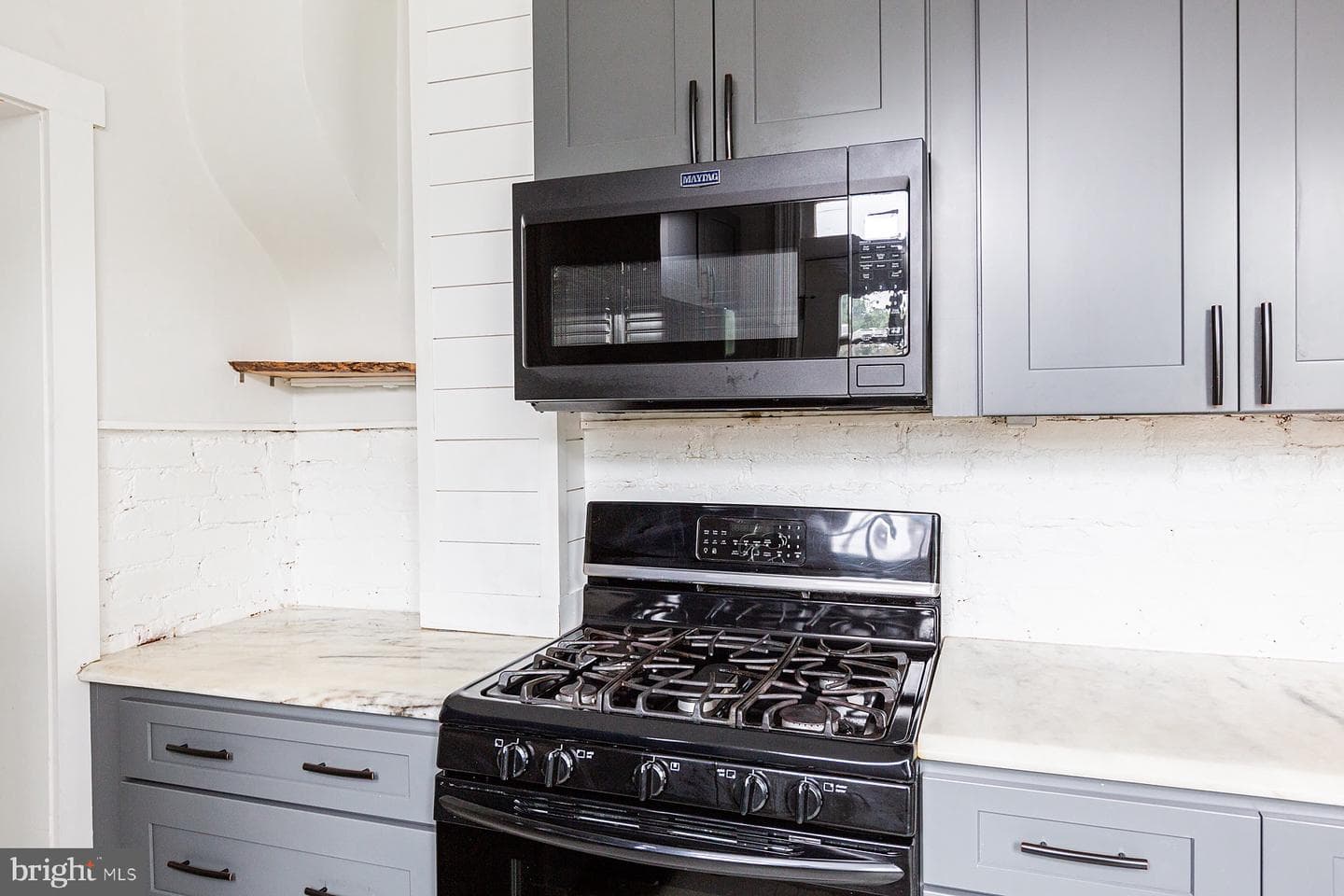 138 Laurel Street photo 14