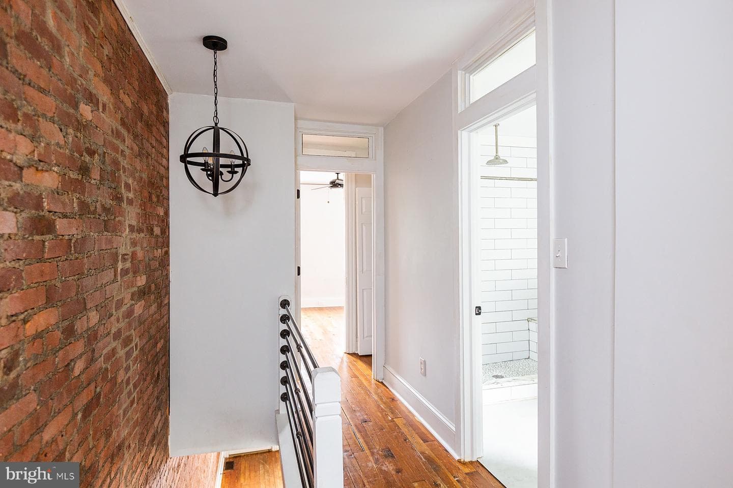 138 Laurel Street photo 23