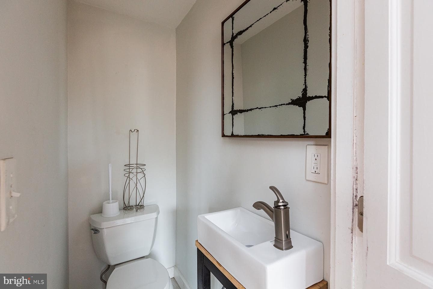 138 Laurel Street photo 27