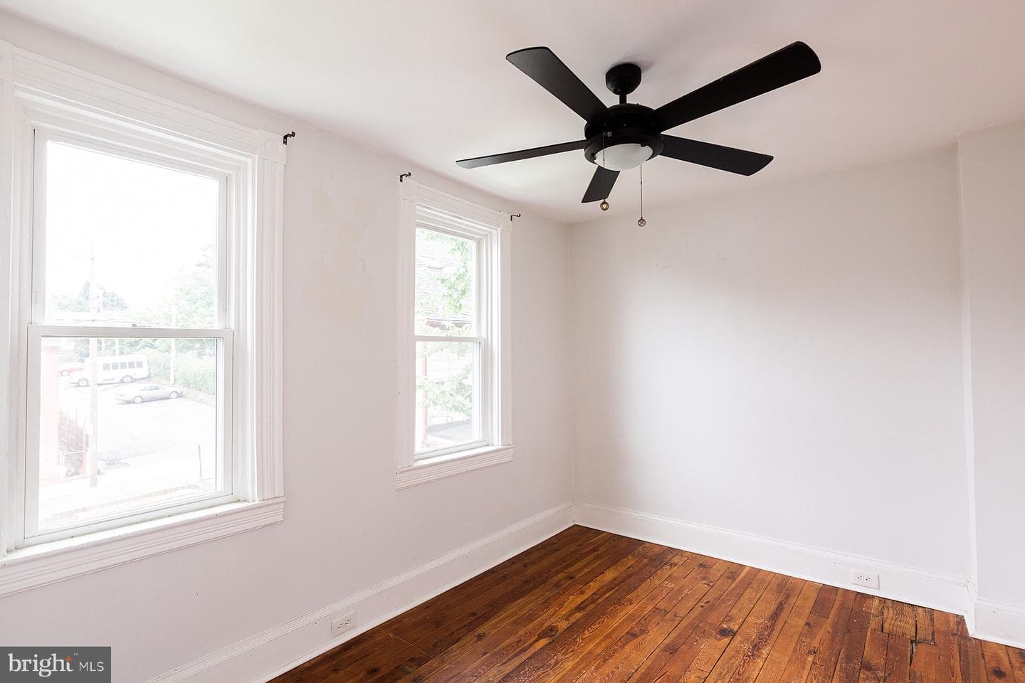 138 Laurel Street photo 38