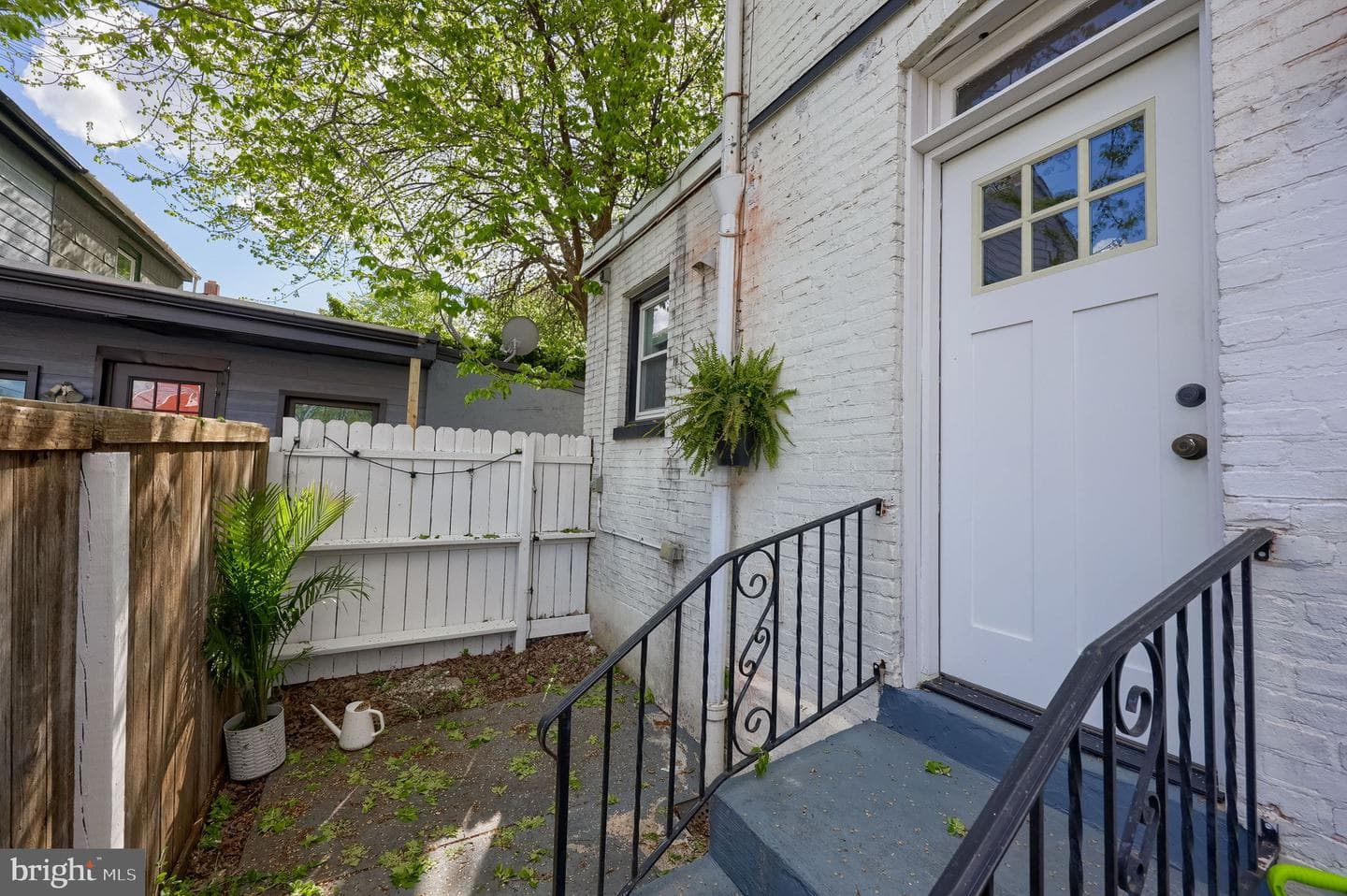 138 Laurel Street photo 41