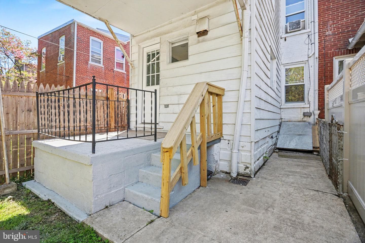 519 3rd Street photo 8