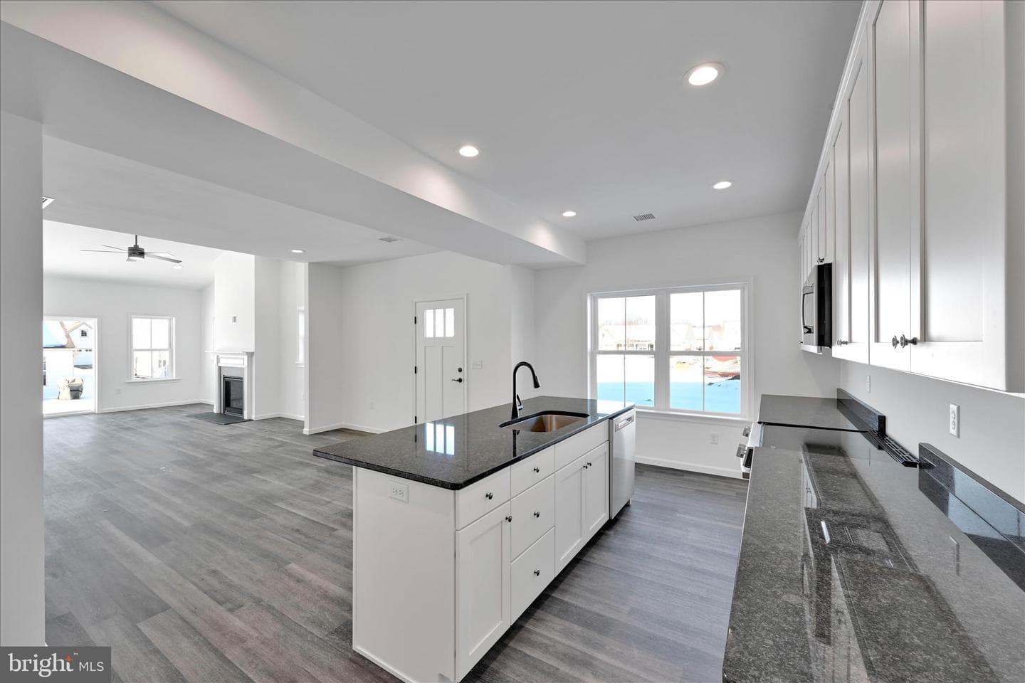 236 Pilgrim Drive photo 10