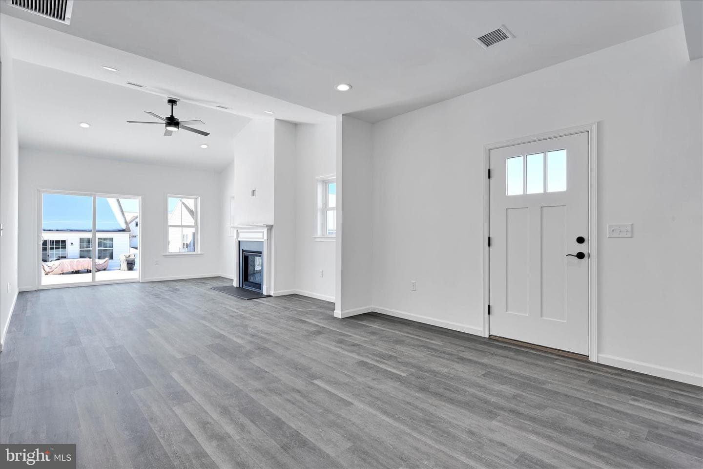 236 Pilgrim Drive photo 8