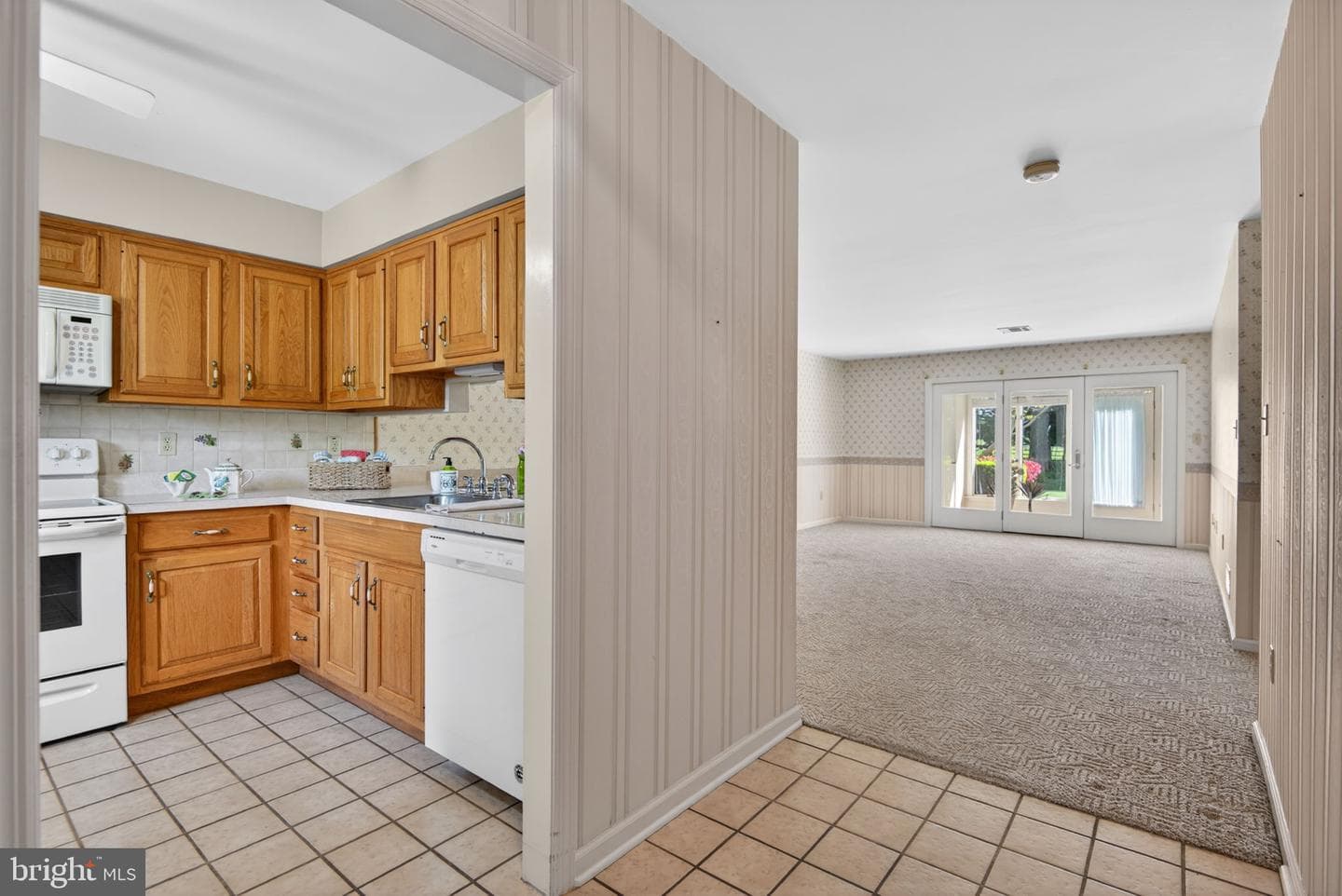 237 Black Oak Drive photo 5